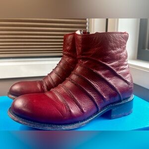 Flyevog Living 2.0 size 9 ankle boot